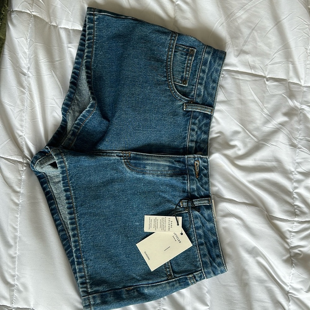 Glassons mid rise denim mini short (color sold out online) NWT. Size US 8